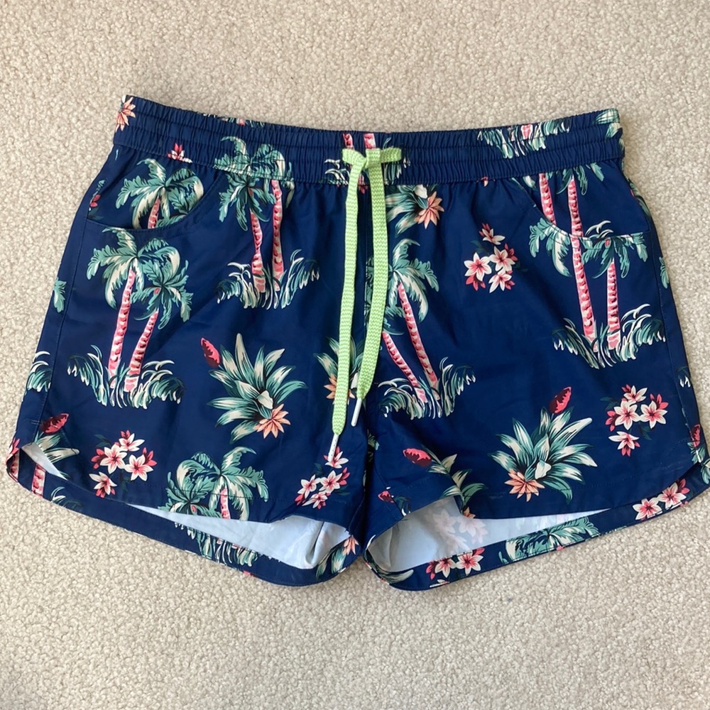 High waisted swim short. Size M